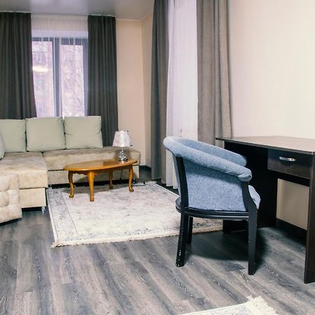 AlPlaza Hotel Uszty-Kamenogorszk Kültér fotó