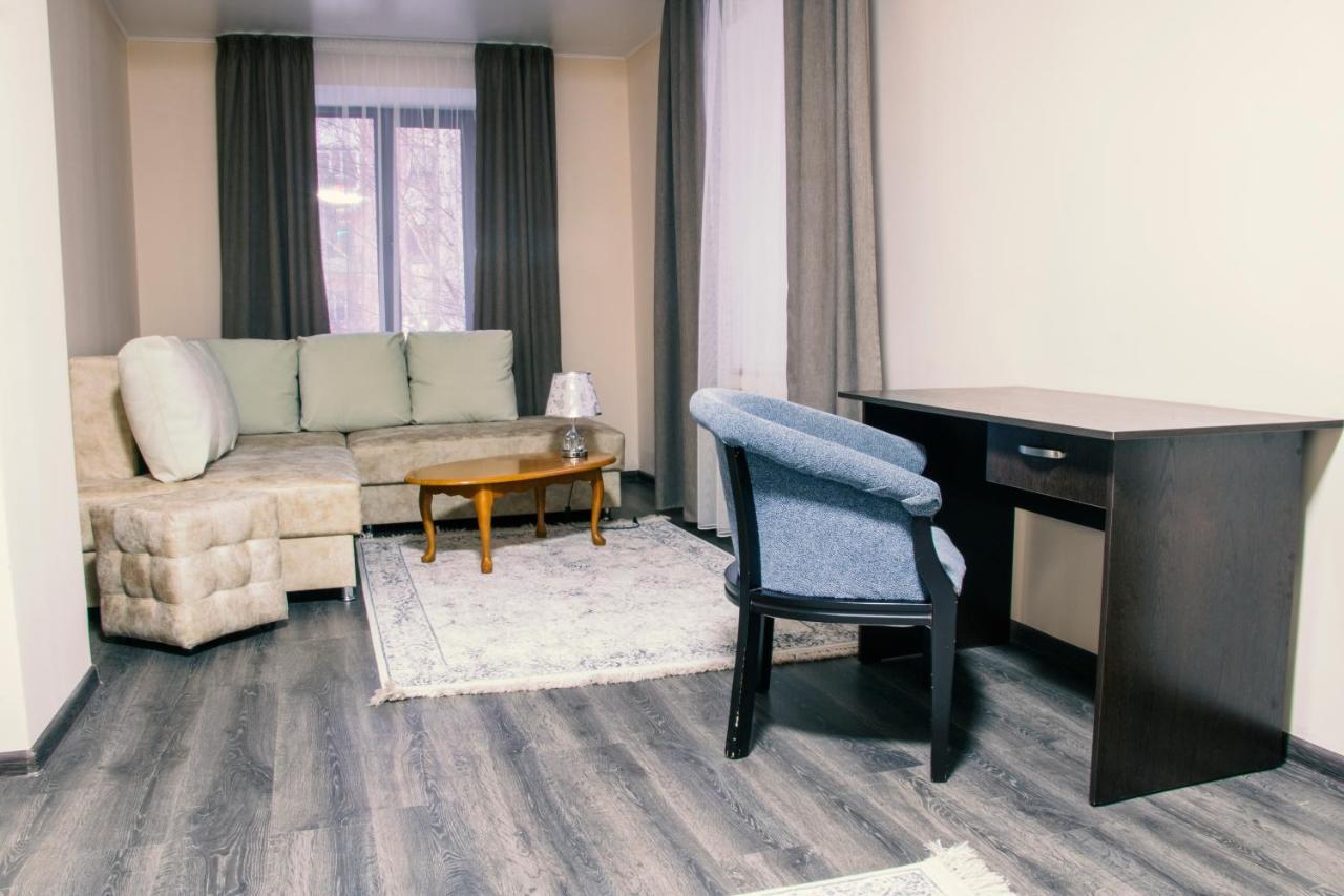 AlPlaza Hotel Uszty-Kamenogorszk Kültér fotó