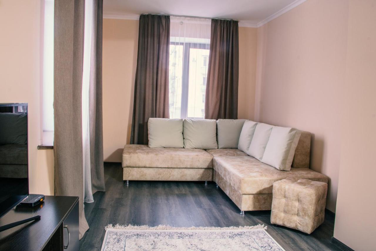 AlPlaza Hotel Uszty-Kamenogorszk Kültér fotó