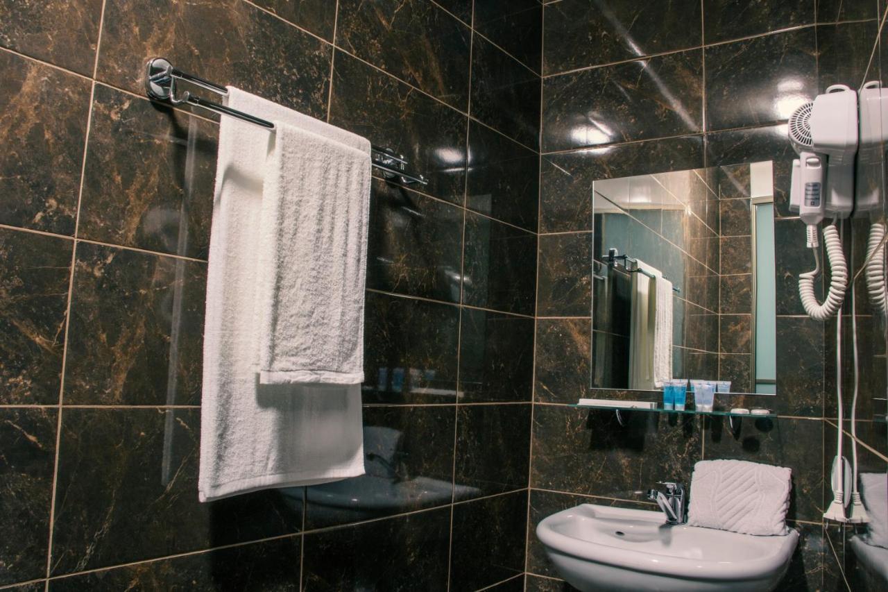 AlPlaza Hotel Uszty-Kamenogorszk Kültér fotó